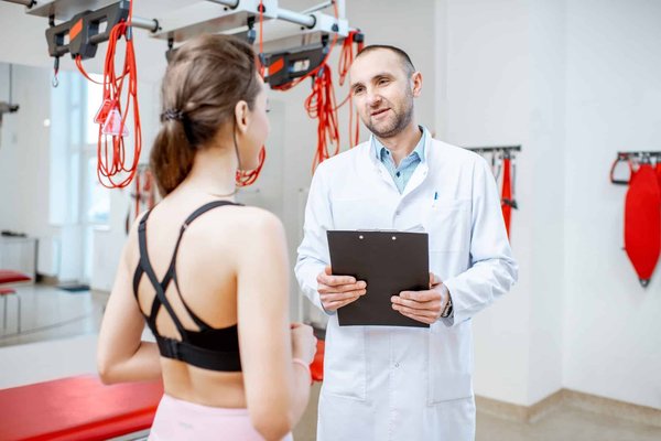 How Can Mixed Reality (MR) Technology Be Used in Physical Therapy for Complex Injuries?